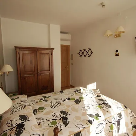 Ristorante Da Politano מלון 3*